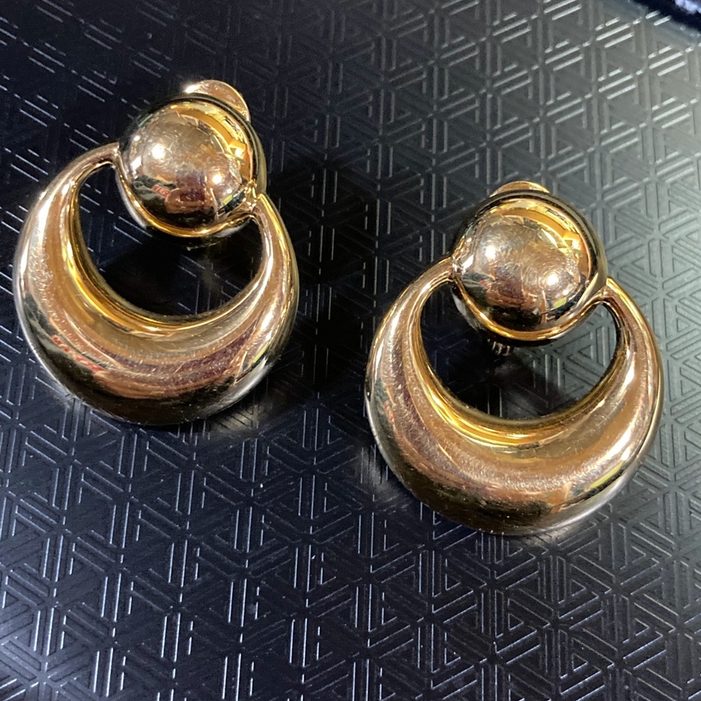 Vintage Monet signed gold tone Fixed Knocker style clip on earrings